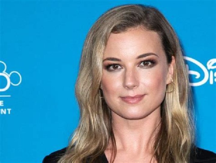 Emily VanCamp Phone Number, WhatsApp Number, House Address, Email Id
