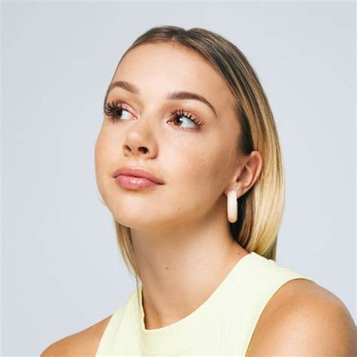 Emma Heesters Phone Number, WhatsApp Number, House Address, Email Id