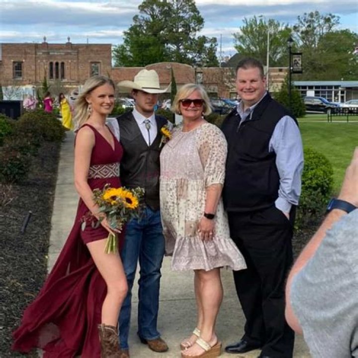 Colin Stough Girlfriend-Wiki Age & Sister