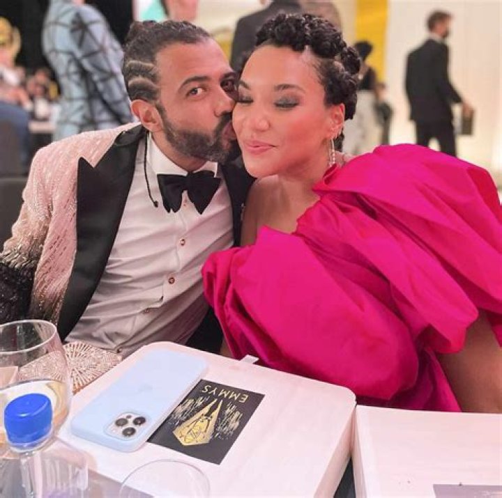 Is She Married To Daveed ?