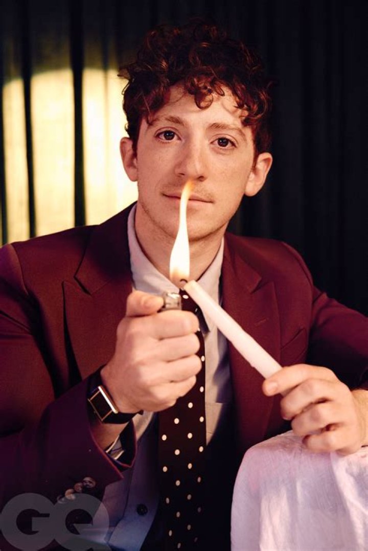 Ethan Slater Height, Wife, Child, Net Worth, Ariana Grande