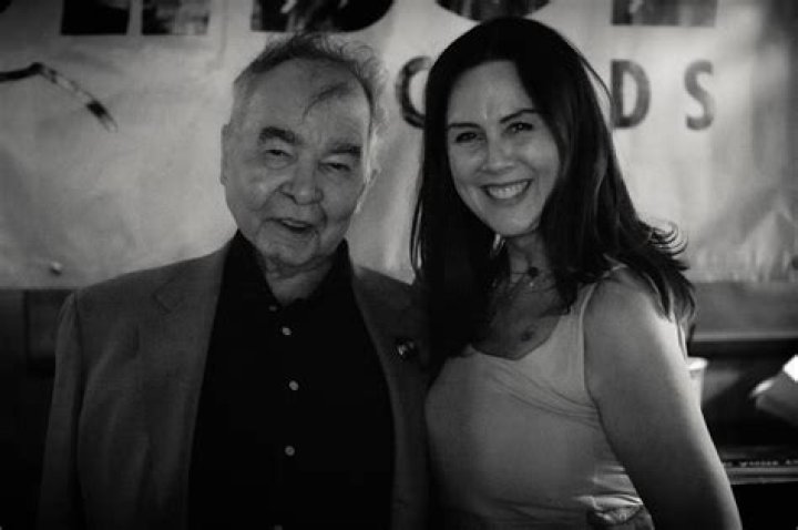 Fiona Whelan Prine Wiki, Age (John Prine’s Wife) Biography, Family & Facts