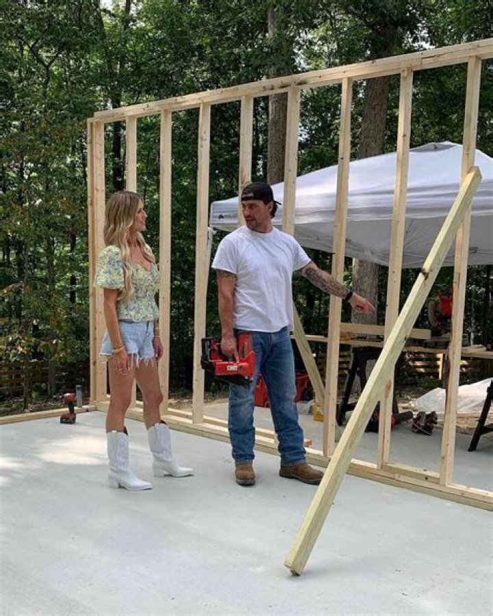 Who Was the Contractor on 'Flip or Flop' Who Died? Let's Remember Him