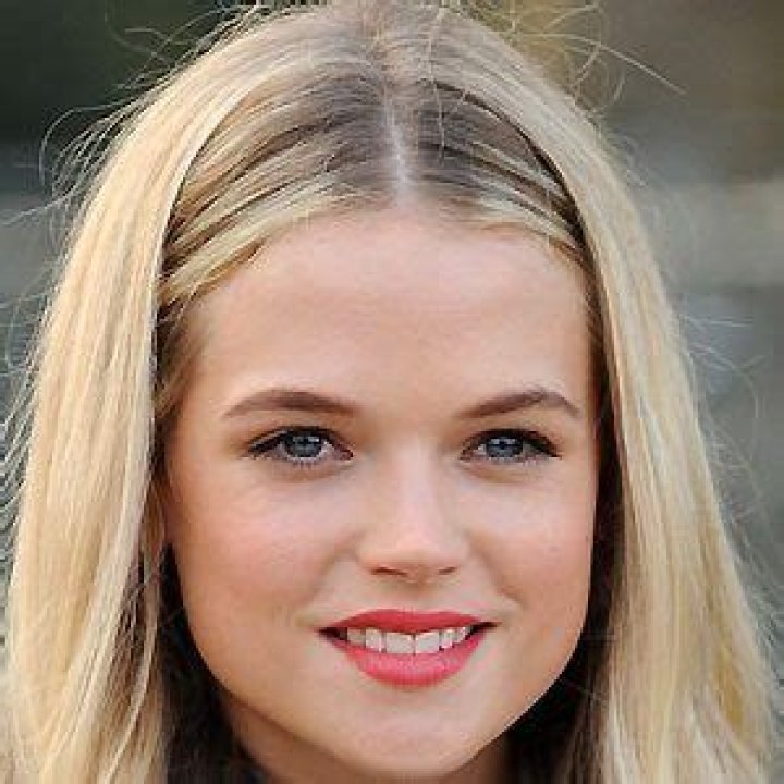 Gabriella Wilde Net Worth – How Much is Wilde Worth?