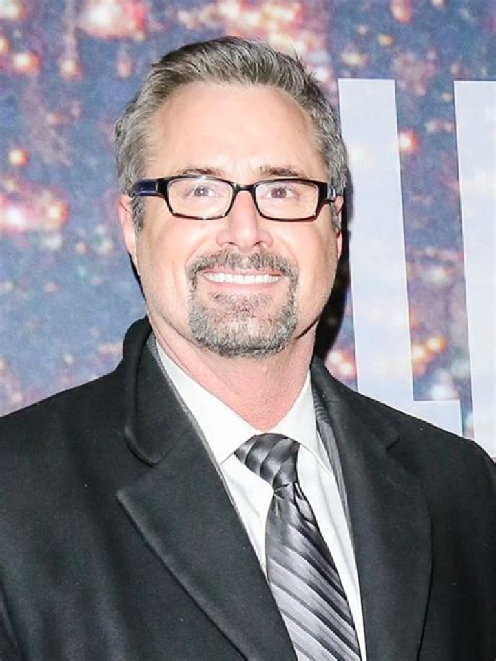 Gary Kroeger SNL, Bio, Wiki, Age, Height, Family, Wife, Cedar Falls, Salary, And Net Worth