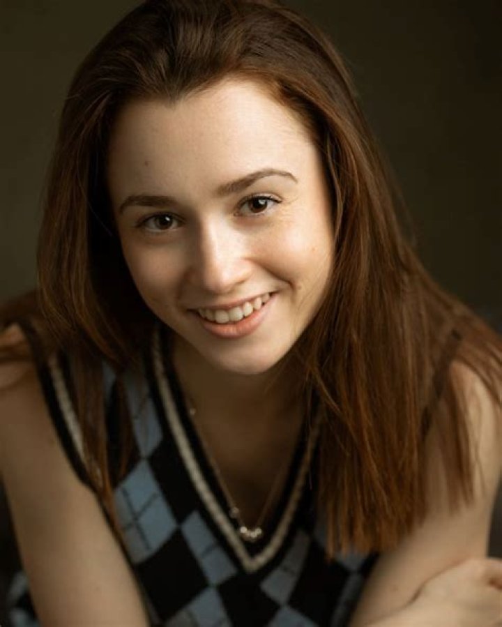 Grace Hogg-Robinson estimated Net Worth, Age, Affairs, Height, Dating, Relationship Stats, Salary as well as short Biography with top 10 popular facts!