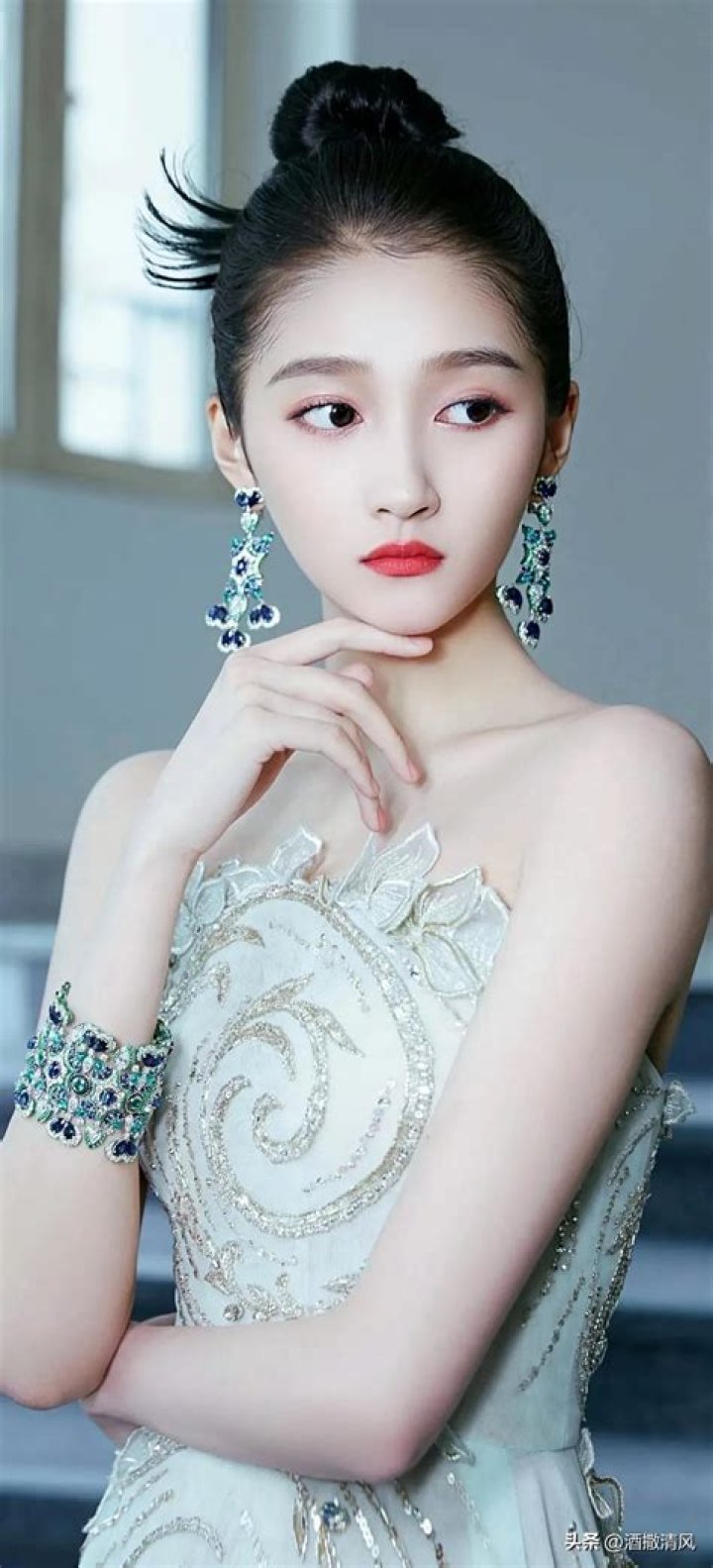Guan Xiaotong – Biography, Facts & Life Story