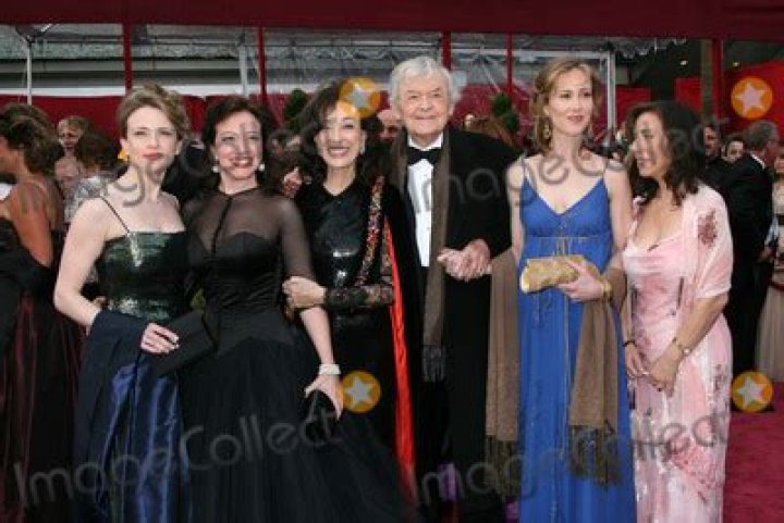 Hal Holbrook Is Dead at the Age of 95, Leaving Behind Children and Ex-Wives