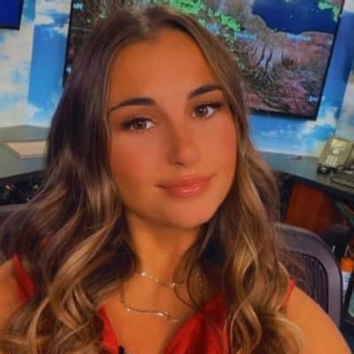 Hannah Evans WKTV, Bio, Wiki, Age, Husband, Salary, and Net Worth