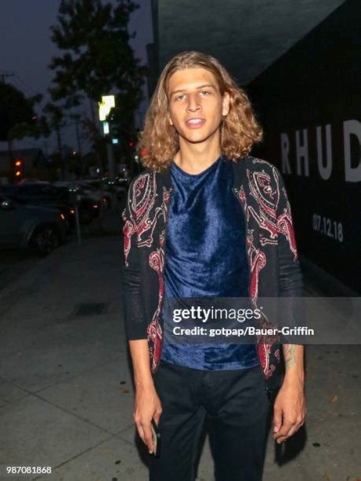 Hari Tahov Age, Height, Wiki, Net Worth, Boyfriend