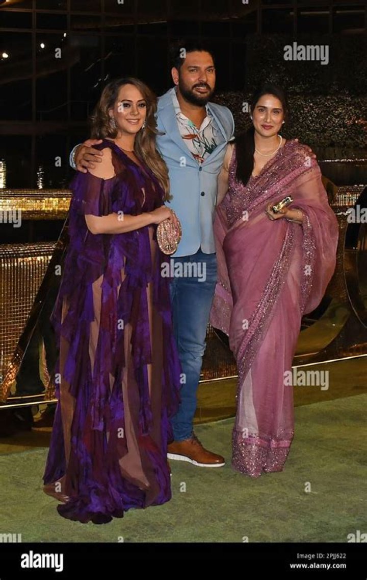 Hazel Keech-British model and actress| Net Worth, Age, Career, Height, Wiki & Facts