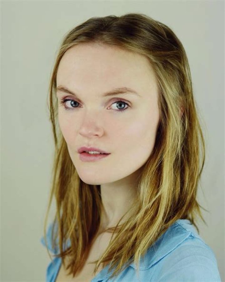 Hebe Beardsall estimated Net Worth, Age, Affairs, Height, Dating, Relationship Stats, Salary as well as short Biography with top 10 popular facts!