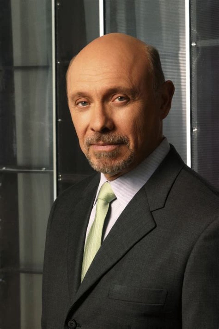 Hector Elizondo Net Worth