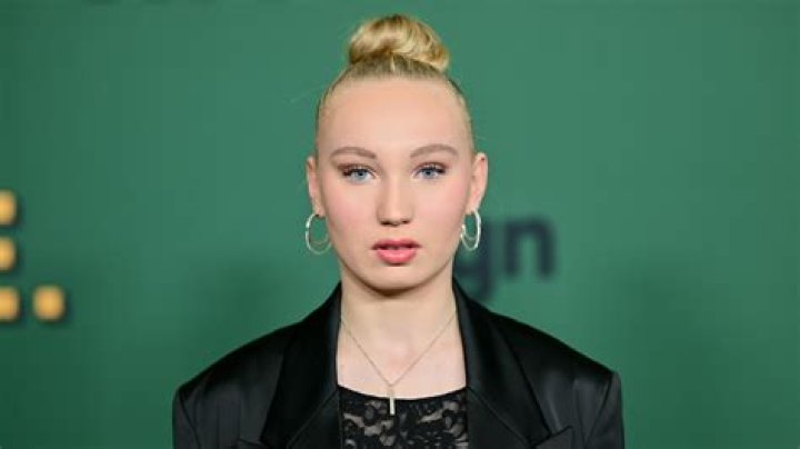 Helena Zengel – Biography, Facts & Life Story