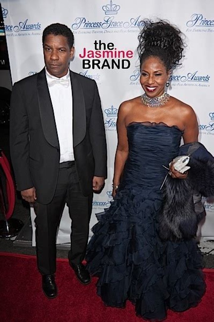 How tall is Pauletta Washington