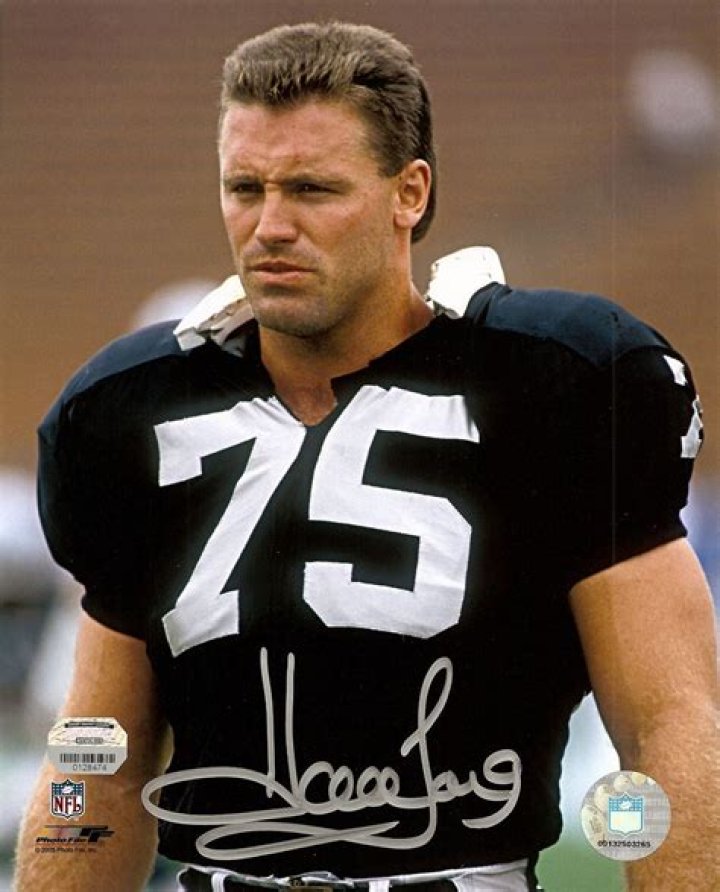 Howie Long Net Worth – How Much is Long Worth?