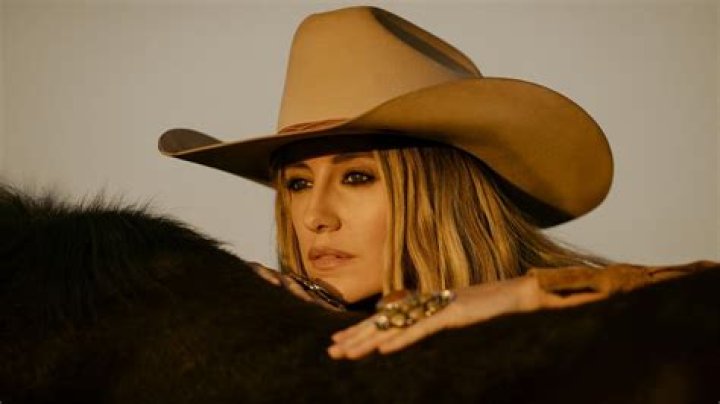 Is Lainey Wilson Sick? Illness And Health Update 2022