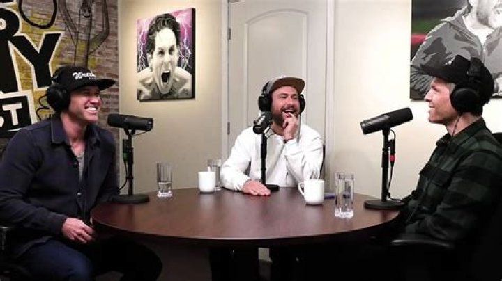 It’s Always Sunny Podcast – Episodes, Host, and Latest News