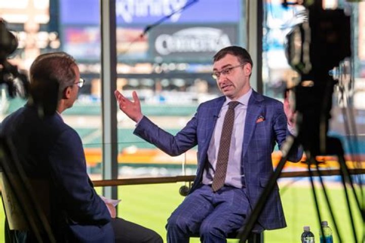 Jason Benetti Podcast, Bio, Wiki, Age, Wife, Disability, Eye, Salary, and Net Worth