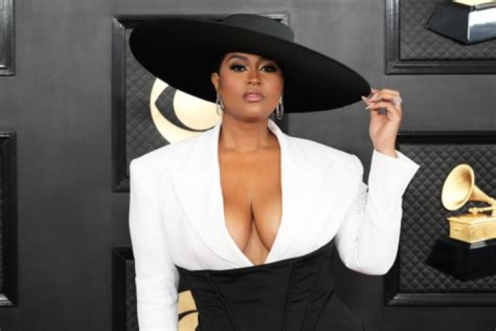 Jazmine Sullivan Net Worth – How Much is Sullivan Worth?