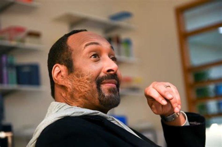 Jesse L Martin Rent, Bio, Wiki, Age, Wife, Injury, and Net Worth
