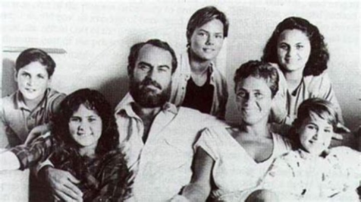 Jodean Bottom biography- Sister of Joaquin Phoenix