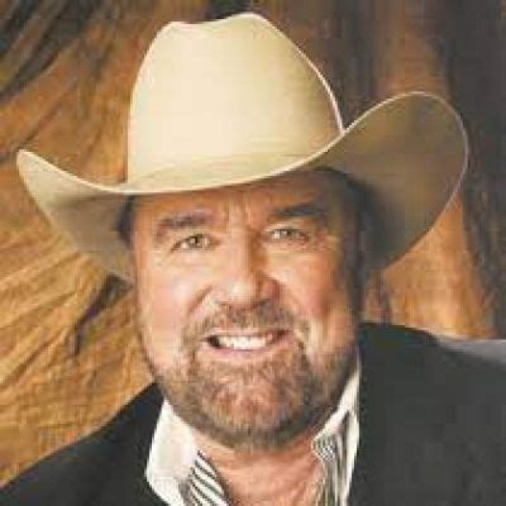 Johnny Lee Net Worth – How Much is Johnny Lee Worth?