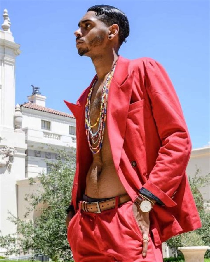 Julian Corrie Broadus- Son of the Famous Rapper Snoop Dogg