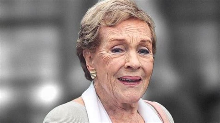 Julie Andrews Net Worth – How Much is Andrews Worth?