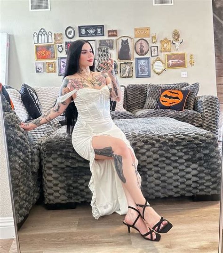 Kalei Renay estimated Net Worth, Age, Affairs, Height, Dating, Relationship Stats, Salary as well as short Biography with top 10 popular facts!