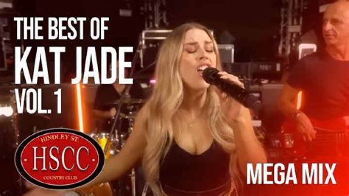 Kat Jade estimated Net Worth, Age, Affairs, Height, Dating, Relationship Stats, Salary as well as short Biography with top 10 popular facts!