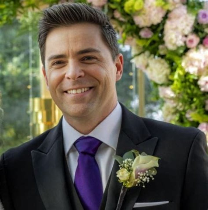 The Sci-Fi Star with a Secretive Marriage and a Heartwarming Co-Star