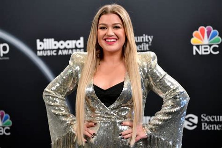 Kelly Clarkson Net Worth 2024
