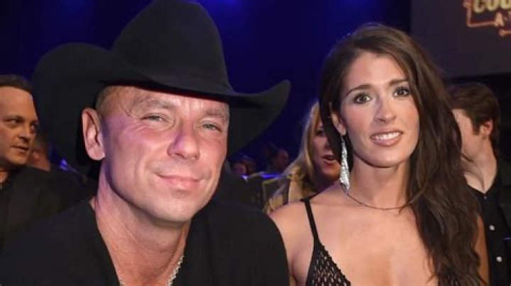 Know about Kenny Chesney's Dating Status Now, Gay Rumors, Ex-wife, Tour, Net Worth and Age