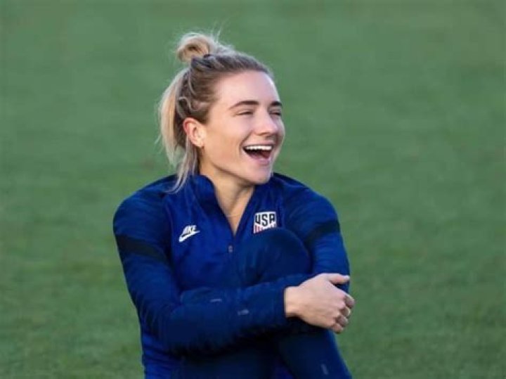 Kristie Mewis Net Worth