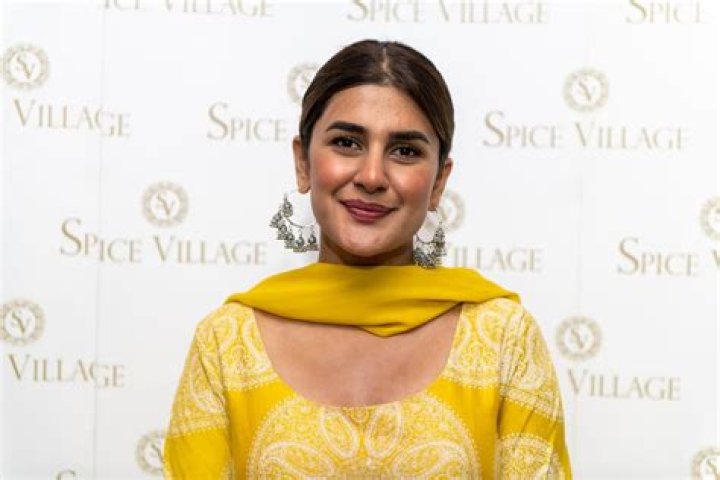 Kubra Khan – Biography, Facts & Life Story