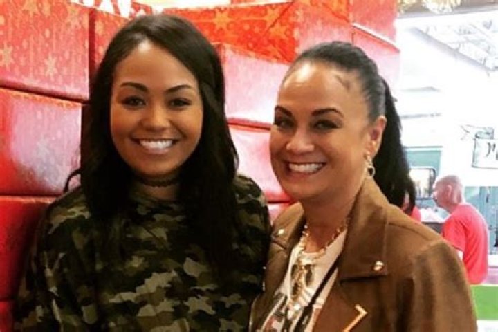 
Meet Kadee Malone – Photos Of Karl Malone’s Daughter Who Has A Cigar Lounge Business
