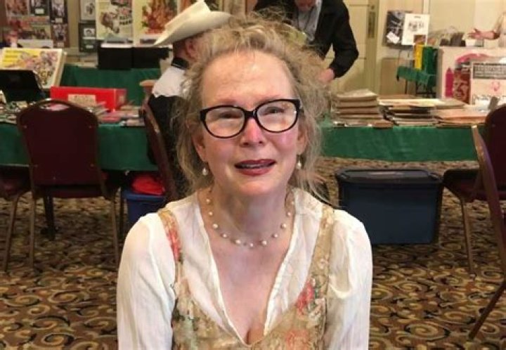 Laurie Prange Height