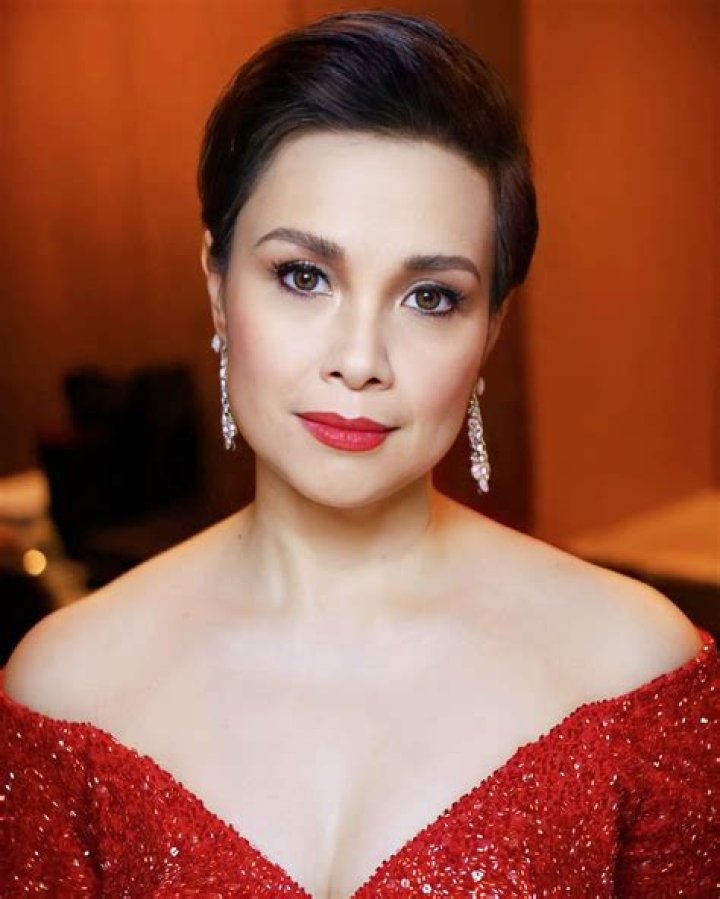 Lea Salonga – Biography, Facts & Life Story