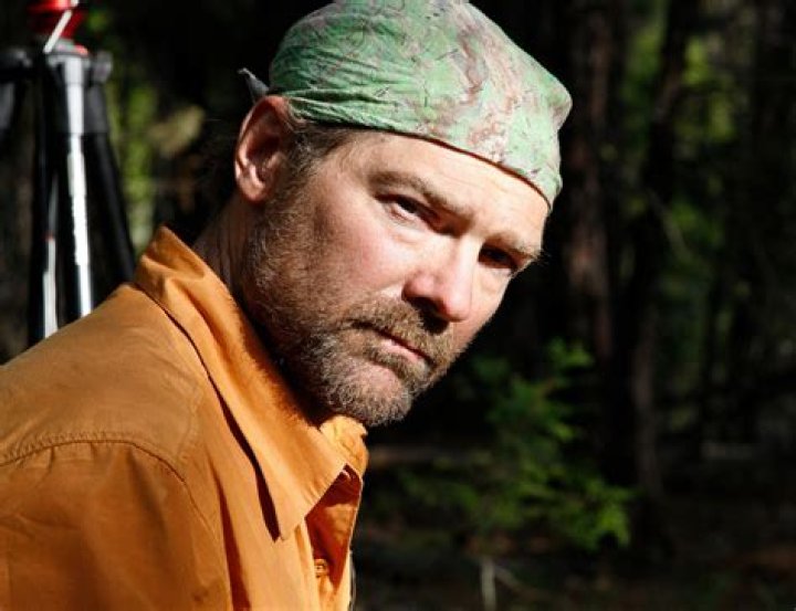 Les Stroud wiki, bio, net worth, wife, divorce, miscarriage, kids.