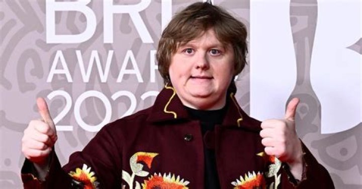 Lewis Capaldi Net Worth – How Much is Capaldi Worth?