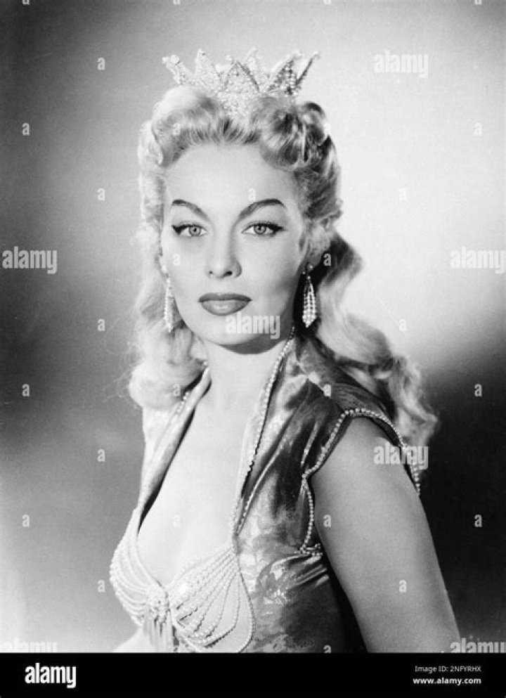 Lili St. Cyr Net Worth 2024
