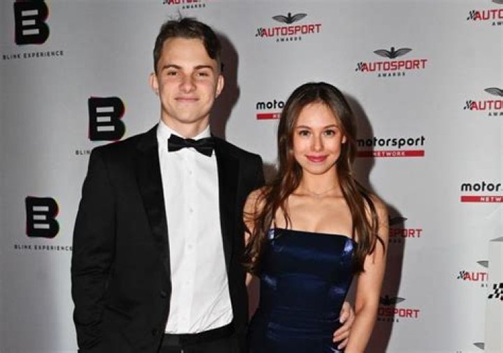 How Old Is Oscar Piastri Girlfriend?