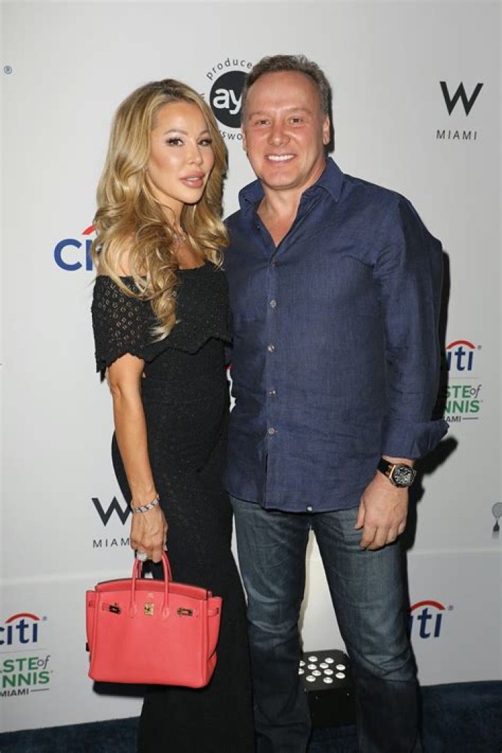 Lisa Hochstein Stuck with Husband Even after His 'Emotional Affair'