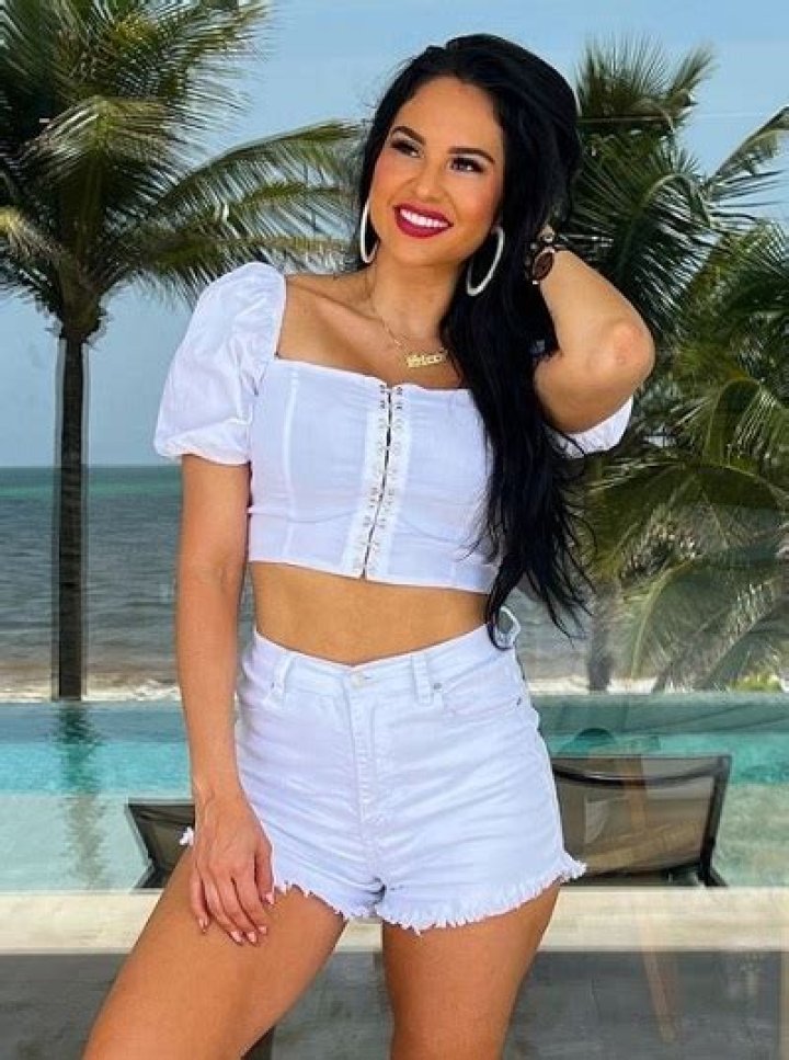 Lorena Santos Net Worth – How Much is Santos Worth?