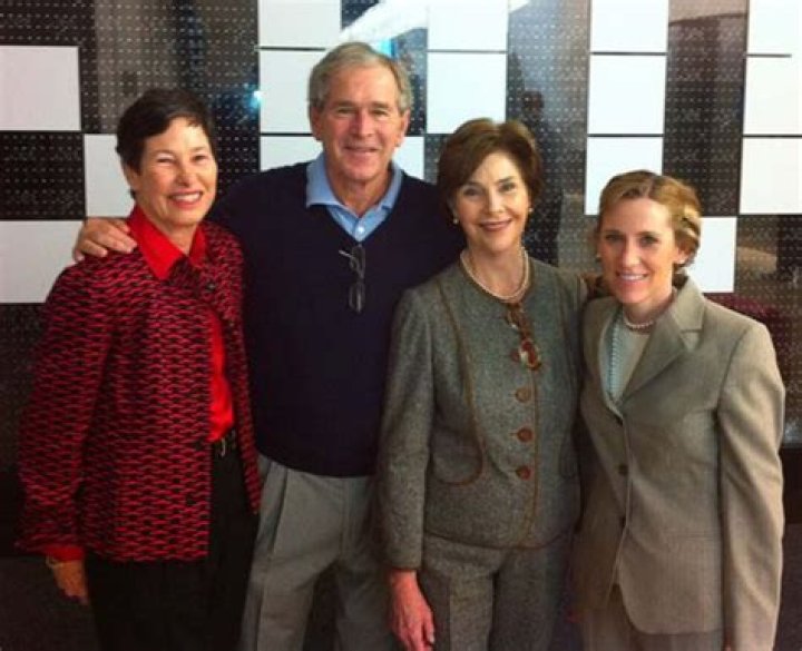 Lyda Loudon – Journalist | Net Worth, Age, Bio, Wiki, Career, Family, Nationality, Ethnicity, Partner, Photos And Facts