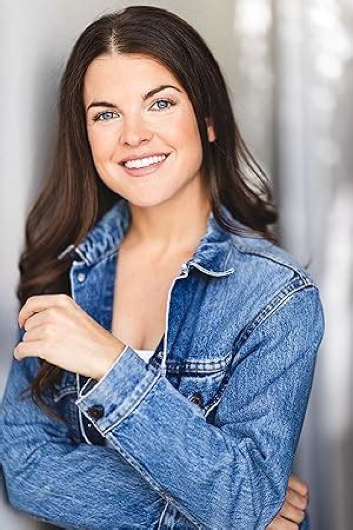 Madeline Leon Estimated Net Worth, Age, Affairs, Height, Dating, Relationship Stats, Salary as well as short Biography with top 10 popular facts!