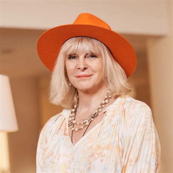 Marisa Peer Therapist, Bio, Wiki, Age, Height, Husband, Daughter, Podcast, and Net Worth