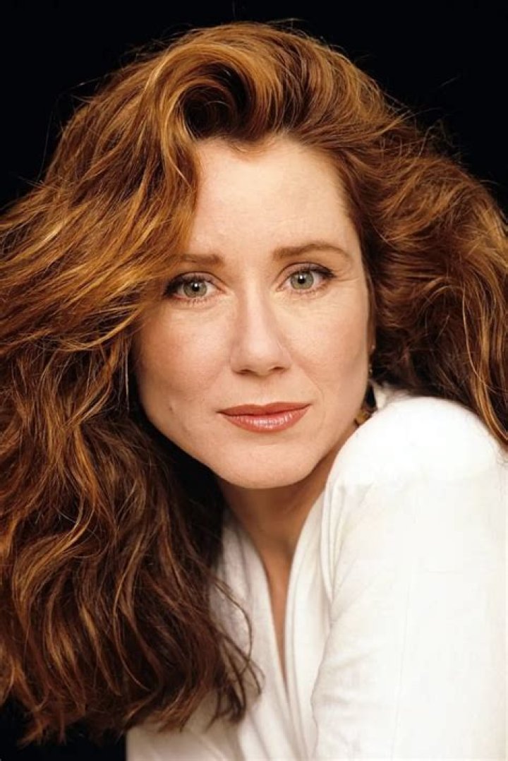 Mary McDonnell Movies, Bio, Wiki, Age, Height, Husband, Tv Shows, And Net Worth