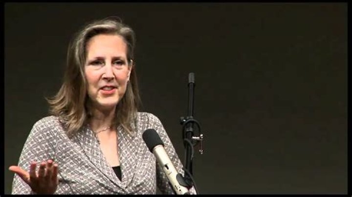 Mary Roach Net Worth